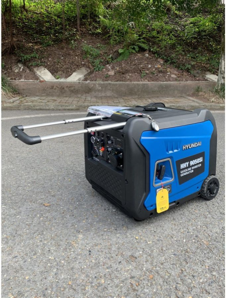 Бензиновый инверторный генератор Hyundai HHY 9050Si для дома фото