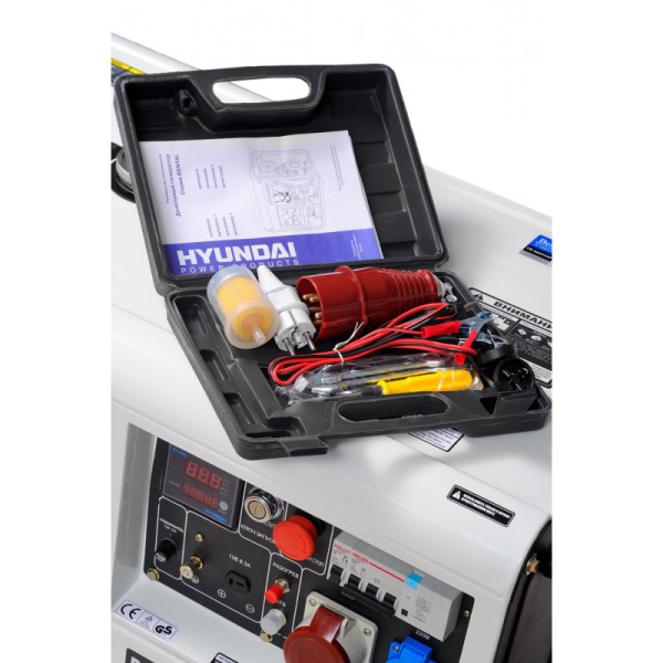 Дизельный генератор Hyundai DHY 8000SE-3  для дома фото